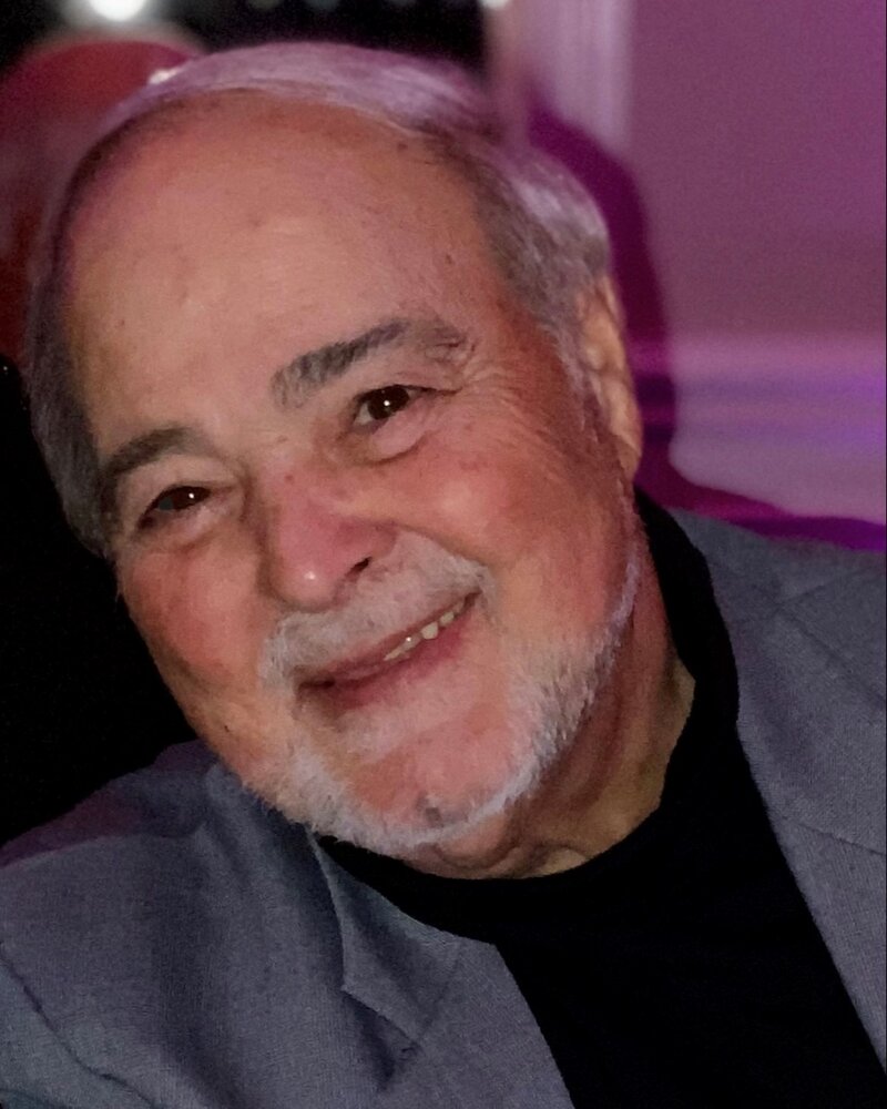 Robert  DeCarlo